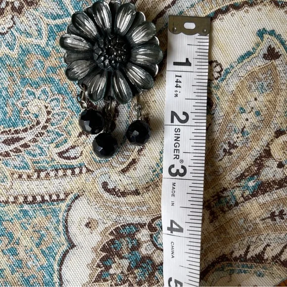 Black celluloid painted molded carved flower brooch faceted glass beads Vintage - Picture 5 of 6